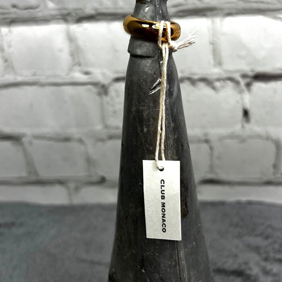 Club Monaco Ring Gold Tone Band size 5 Signed Logo NWT - Picture 5 of 6